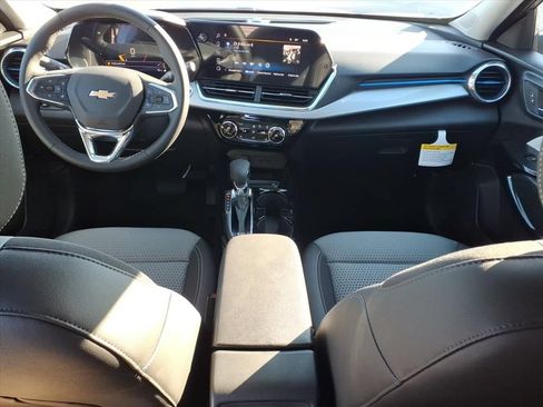 New 2026 Chevrolet Trax LT w/ Driver Confidence Package FWD image 19