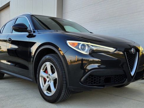 Used 2018 Alfa Romeo Stelvio Base AWD 4dr Crossover image 18