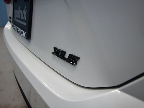 Used 2025 Toyota Camry XLE image 38