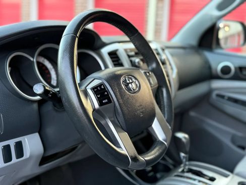 Used 2012 Toyota Tacoma PreRunner w/ SR5 Pkg RWD image 9