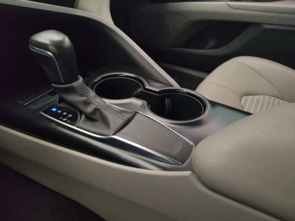 Used 2020 Toyota Camry SE w/ Carpet Mat Package FWD image 26