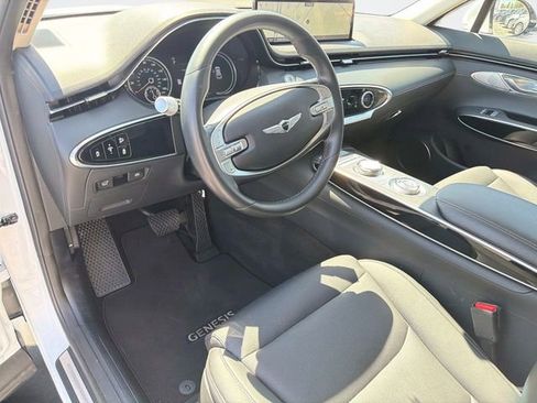 Used 2025 Genesis GV70 2.5T AWD/4WD image 24