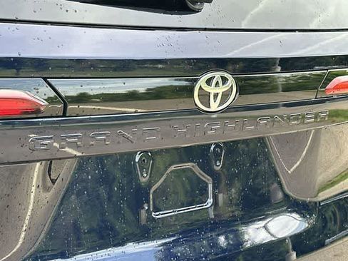 Used 2026 Toyota Grand Highlander AWD Hybrid image 17