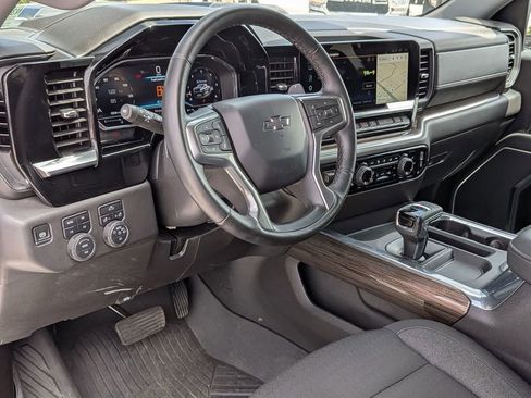 Used 2025 Chevrolet Silverado 1500 LT Trail Boss AWD/4WD image 32