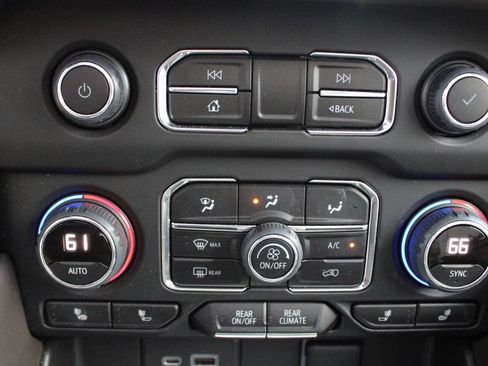 Used 2022 Chevrolet Tahoe LT w/ LT Signature Plus Package AWD/4WD image 40