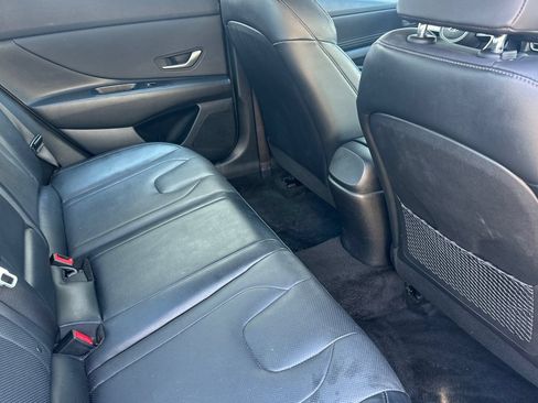 Used 2023 Hyundai Elantra Limited FWD image 17