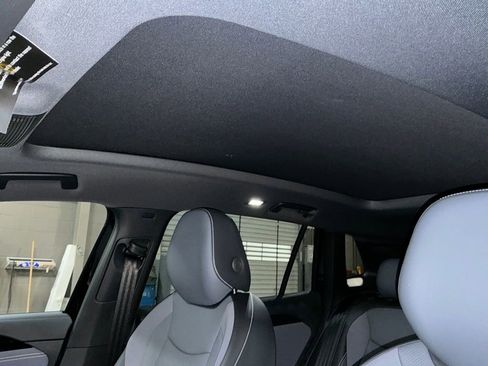 New 2026 Volkswagen Tiguan SE R-Line image 18