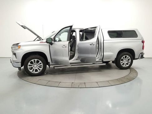 Used 2022 Chevrolet Silverado 1500 LTZ w/ LTZ Convenience Package II AWD/4WD image 12
