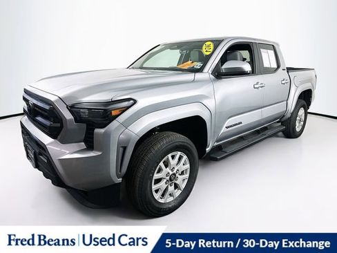 Used 2024 Toyota Tacoma SR5 image 4