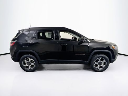 Used 2022 Jeep Compass Trailhawk w/ Sun and Sound Group AWD/4WD image 4