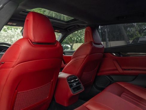 Used 2018 Maserati Quattroporte S GranSport image 23