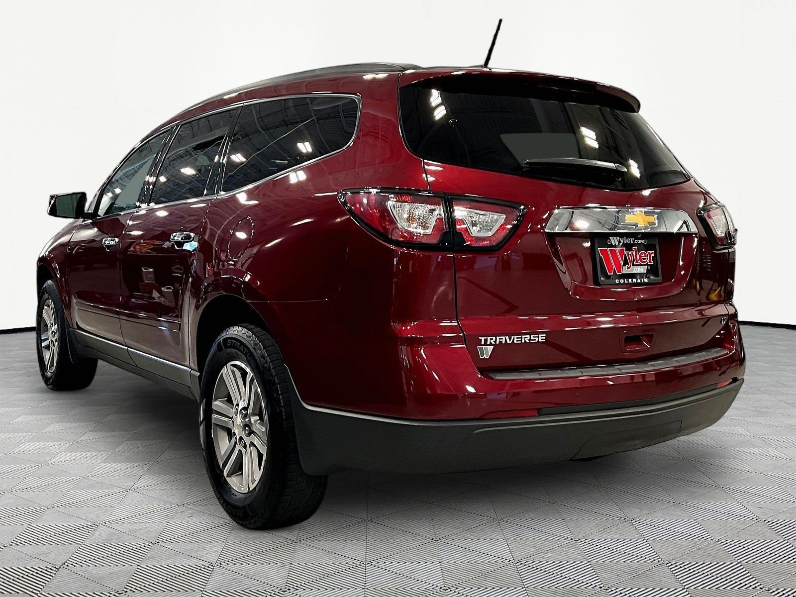 Used 2017 Chevrolet Traverse LT FWD image 4