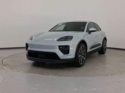 New 2026 Porsche Macan Electric image 1