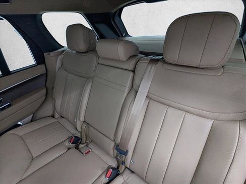 New 2026 Land Rover Range Rover SE image 10