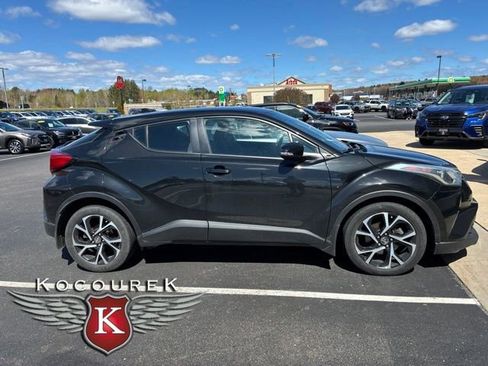 Used 2018 Toyota C-HR XLE FWD image 5