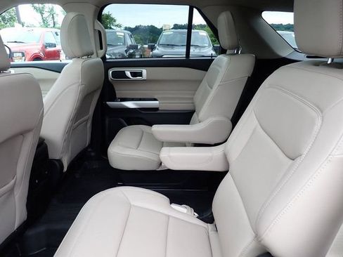 Used 2023 Ford Explorer XLT w/ Equipment Group 202A AWD/4WD image 20