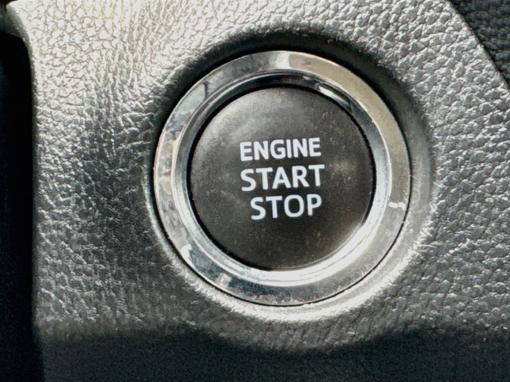 Used 2025 Toyota RAV4 XLE AWD/4WD image 18