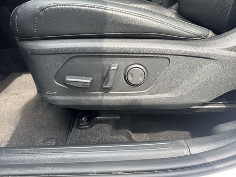 Used 2024 Kia Sportage EX FWD image 12