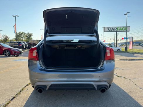 Used 2018 Volvo S60 T5 Dynamic image 13