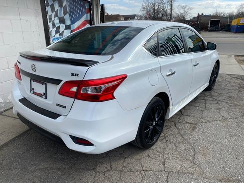 Used 2018 Nissan Sentra SR w/ SR Midnight Edition Package image 8