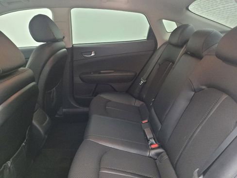 Used 2018 Kia Optima S image 18