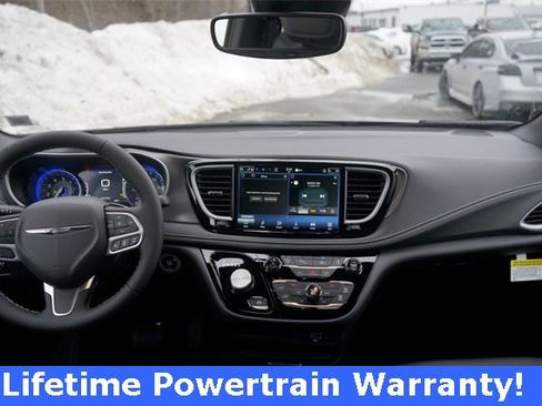 New 2026 Chrysler Pacifica Select image 30