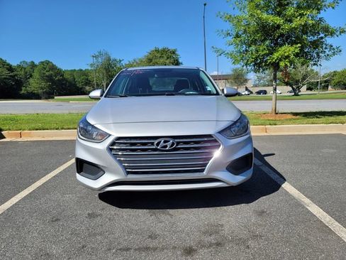 Used 2022 Hyundai Accent SE FWD image 3