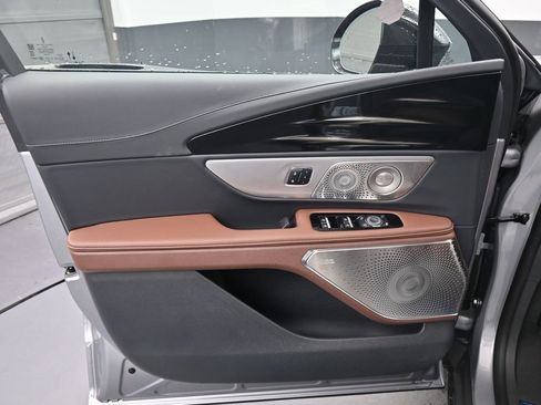 New 2026 Lincoln Nautilus Reserve AWD/4WD image 13