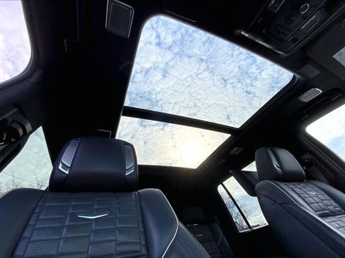 Used 2022 Cadillac Escalade ESV Sport Platinum w/ LPO, ONYX Package image 22