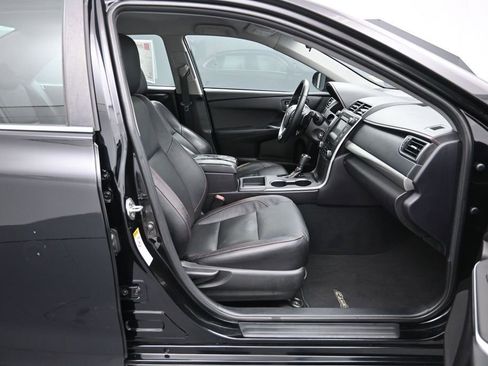 Used 2016 Toyota Camry SE FWD image 26