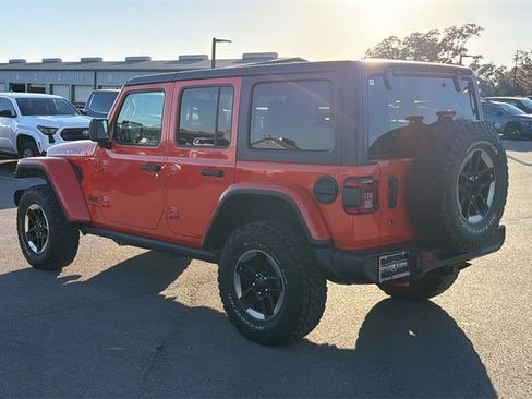 Used 2019 Jeep Wrangler Unlimited Rubicon w/ Cold Weather Group image 3