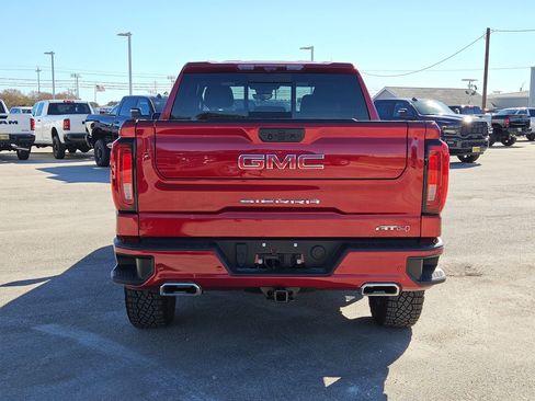 Used 2024 GMC Sierra 1500 AT4 w/ Technology Package image 4
