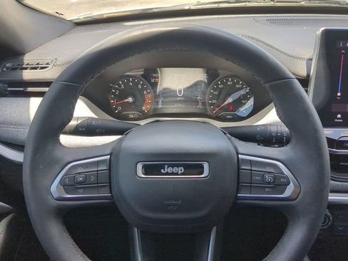 Used 2023 Jeep Compass Latitude AWD/4WD image 30