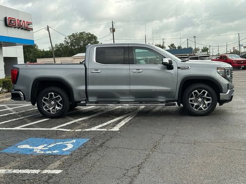 Used 2023 GMC Sierra 1500 SLT w/ SLT Premium Package AWD/4WD image 4