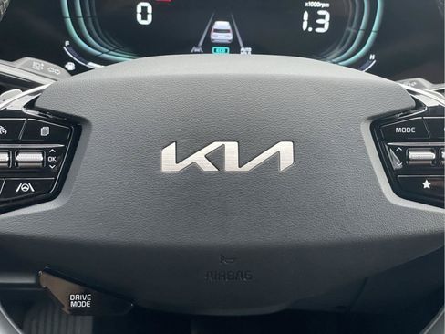 Used 2024 Kia Niro EX FWD image 29