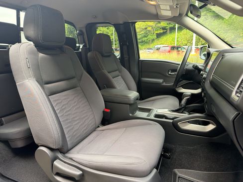 Used 2022 Nissan Frontier SV RWD image 18