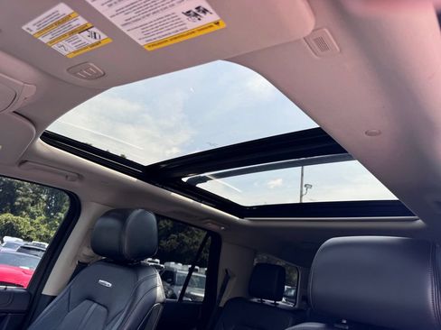 Used 2019 Ford Expedition Platinum AWD/4WD image 14