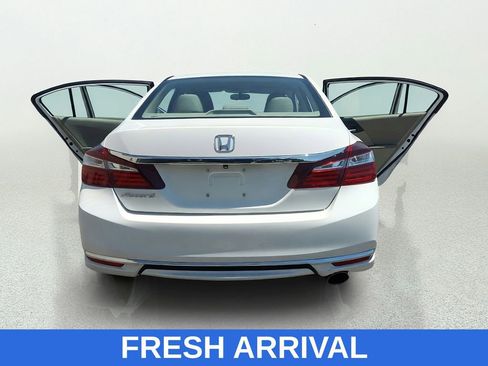 Used 2017 Honda Accord LX image 14