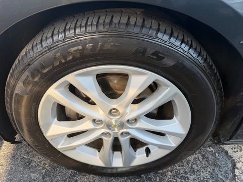Used 2018 Chevrolet Malibu LT FWD image 25