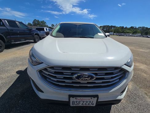 Used 2019 Ford Edge SE w/ SE Fleet Driver's Package image 2