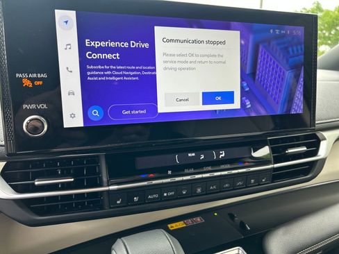 Certified 2025 Toyota Sienna Platinum AWD/4WD image 12