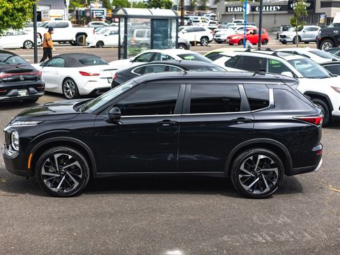 Used 2024 Mitsubishi Outlander SE AWD/4WD image 11