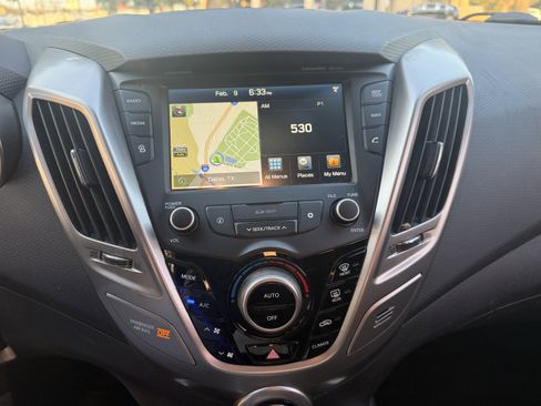 Used 2016 Hyundai Veloster w/ Option Group 02 image 19