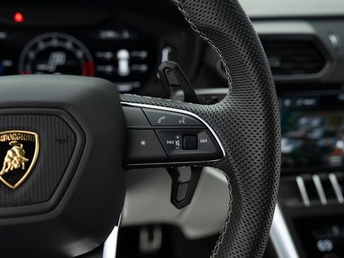 Used 2024 Lamborghini Urus S AWD/4WD image 17