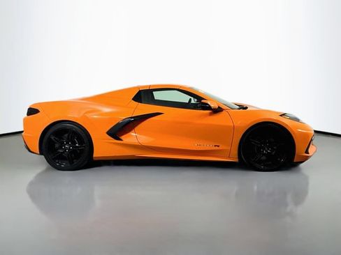 Used 2023 Chevrolet Corvette Stingray Convertible RWD image 4