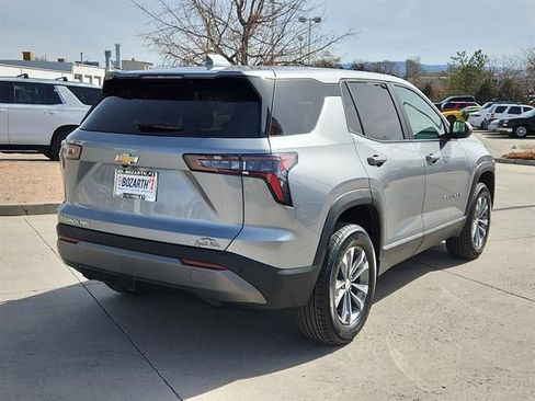 Used 2025 Chevrolet Equinox LT AWD/4WD image 3