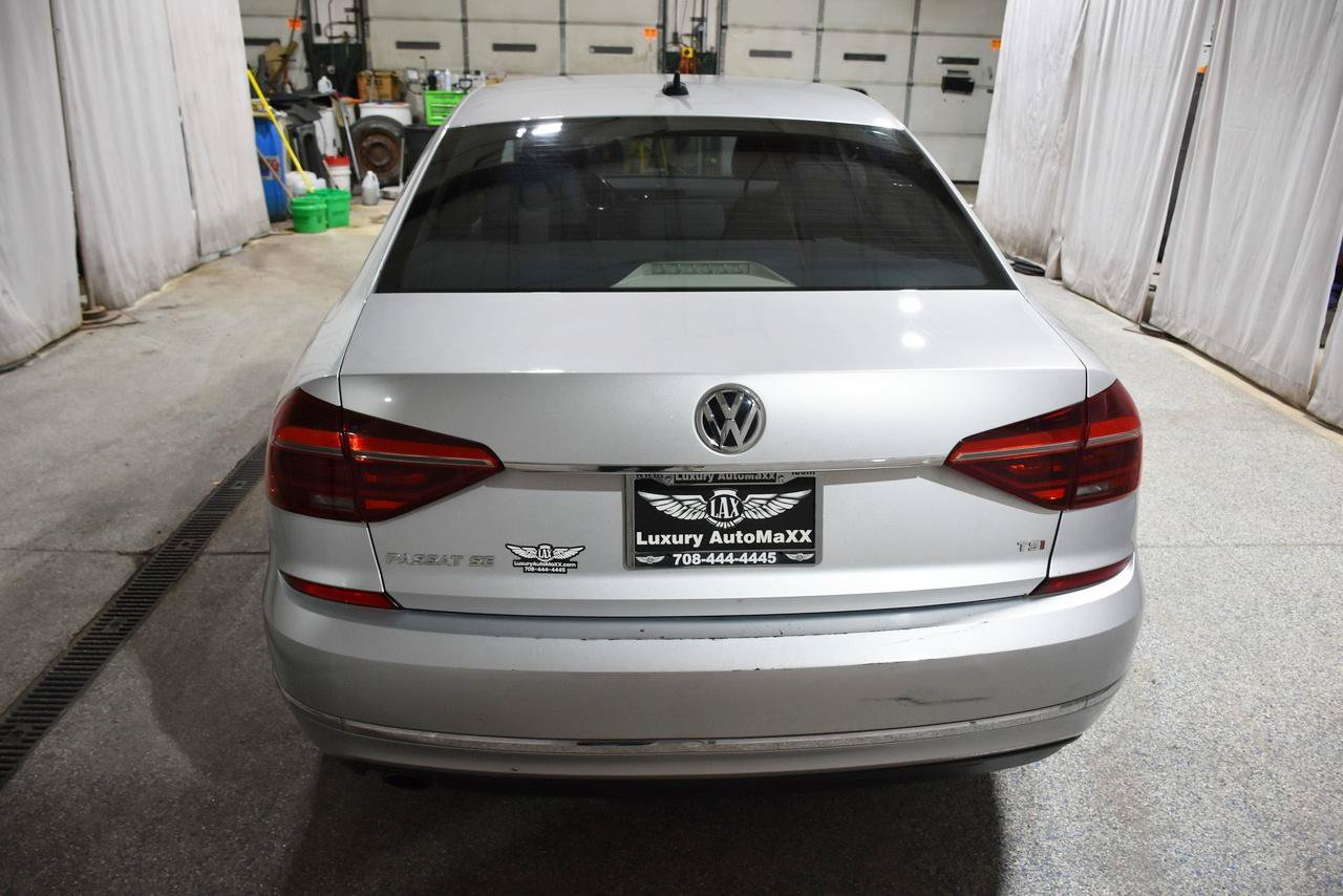 Used 2017 Volkswagen Passat 1.8T SE FWD image 5