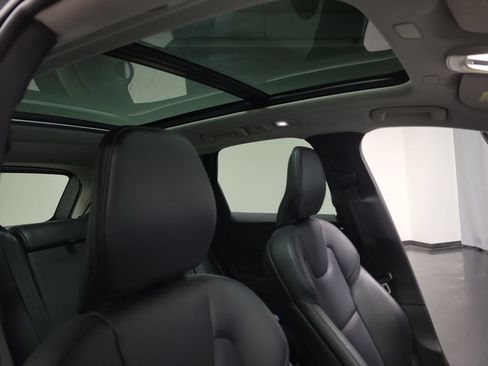 Used 2023 Volvo XC60 T8 Core AWD/4WD image 31