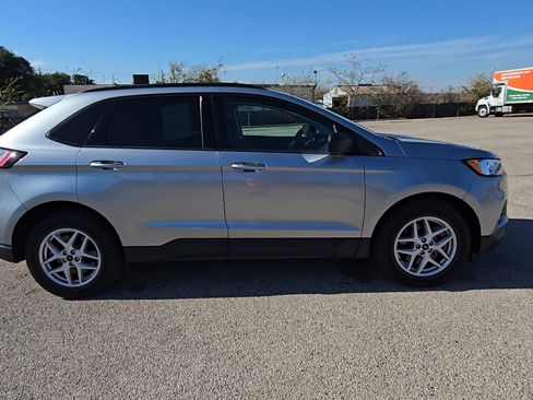 Certified 2022 Ford Edge SE image 10