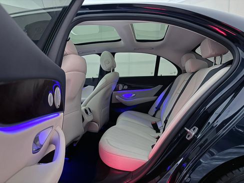 Used 2021 Mercedes-Benz E 350 4MATIC Sedan w/ Premium Package image 18